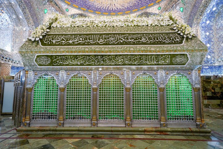 عکس خبری | گل‌آرایی حرم مطهر امام علی(ع) در سالروز مبعث پیامبر اکرم(ص)