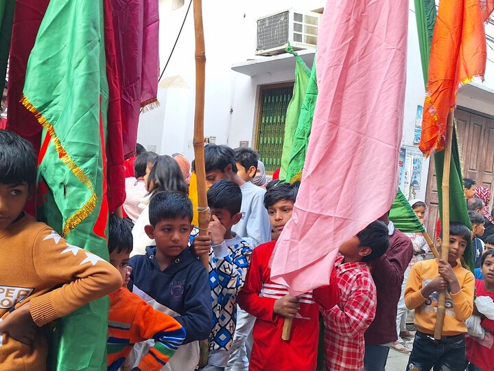Indian Muslim celebrate birth of grandson of prophet Muhammad
