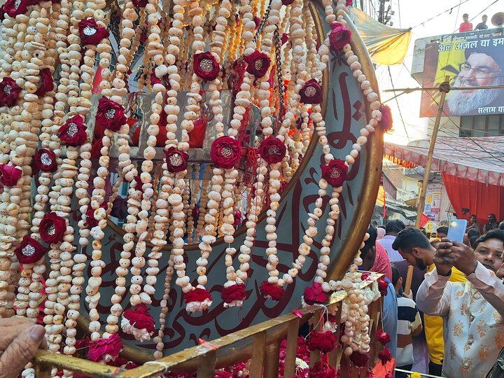 Indian Muslim celebrate birth of grandson of prophet Muhammad