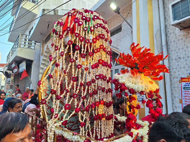 Indian Muslim celebrate birth of grandson of prophet Muhammad