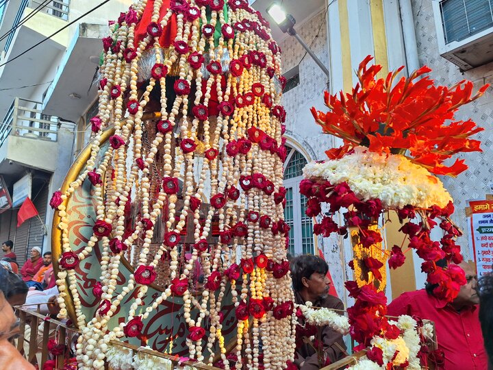 Indian Muslim celebrate birth of grandson of prophet Muhammad