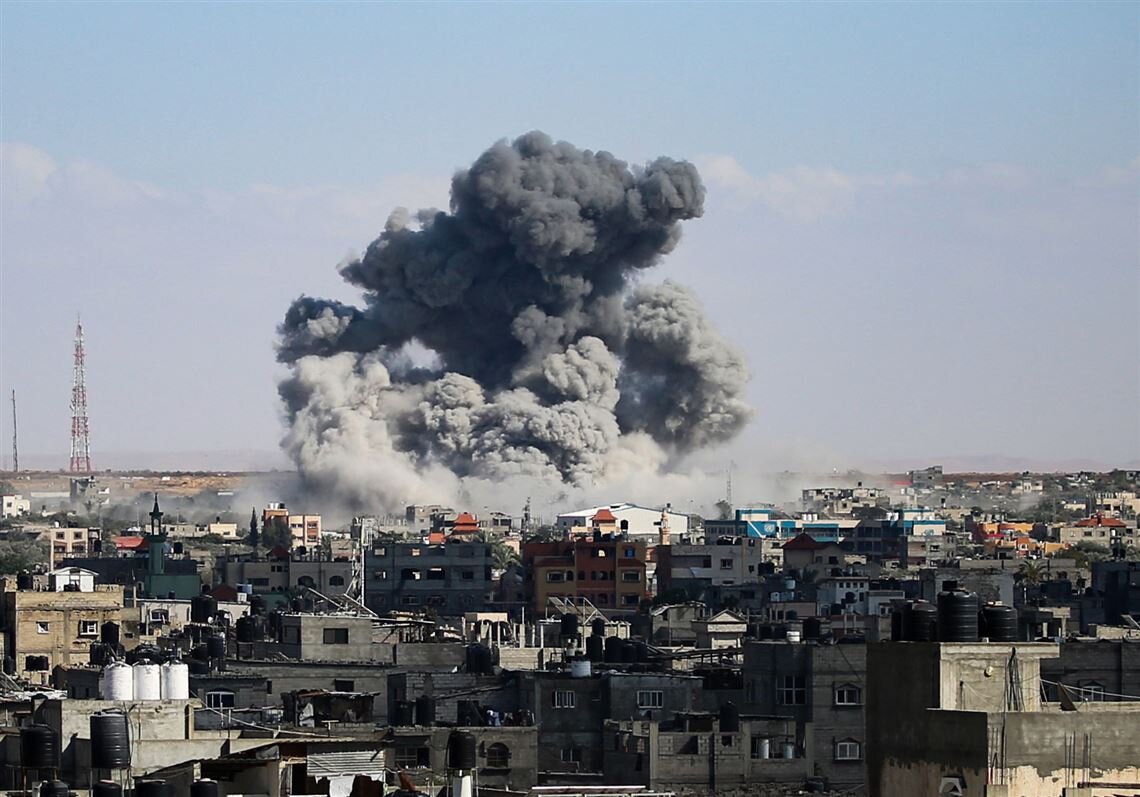 Palestinian child killed, several injured as Israeli warplanes target car in Gaza