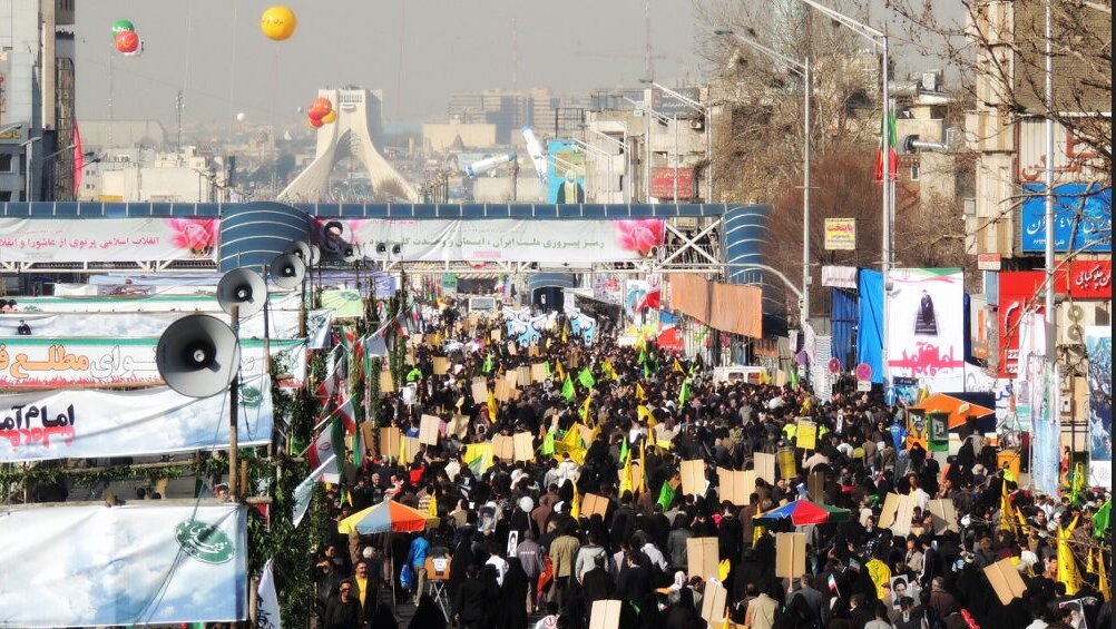 راهپیمایی سراسری یوم الله ۲۲ بهمن در نقاط مختلف ایران برگزار شد