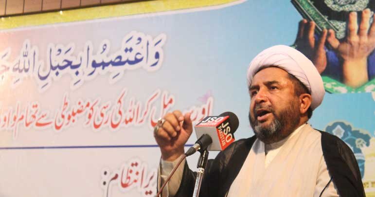 Islamic Revolution played key role in highlighting concept of united Ummah