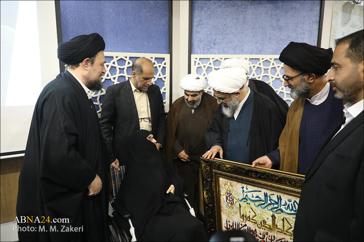 رونمایی کتاب
