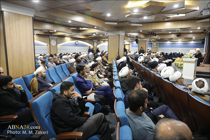 رونمایی کتاب