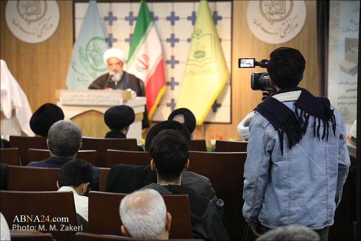 رونمایی کتاب