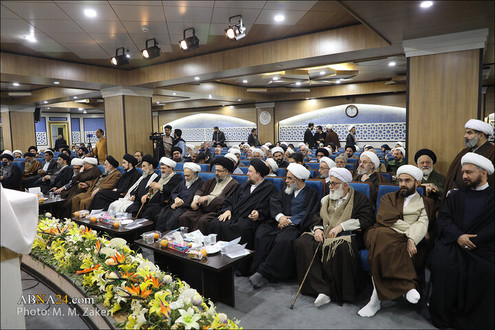 رونمایی کتاب