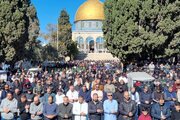 40,000 Palestinian worshipers perform Friday prayer at Aqsa Mosque despite Jewish brutally attacks