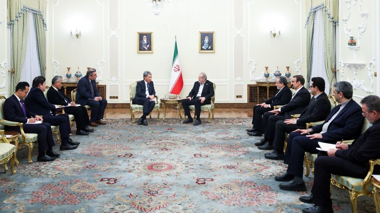 Iran president advocates for expansion of cooperation among Islamic countries