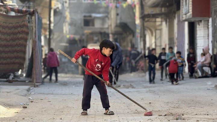 Photos: Cleaning, decorating streets to welcome Ramadan in Khan Yunis