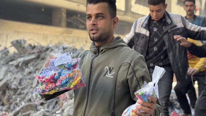 Photos: Cleaning, decorating streets to welcome Ramadan in Khan Yunis