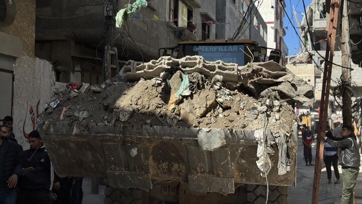 Photos: Cleaning, decorating streets to welcome Ramadan in Khan Yunis