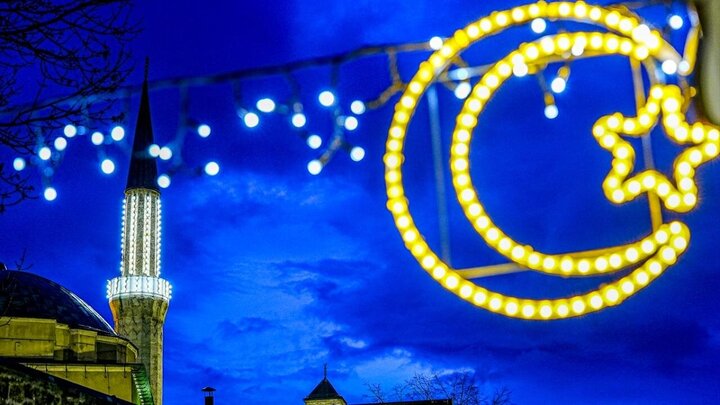Photos: Muslims in Sarajevo welcome start of Ramadan