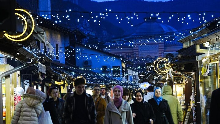 Photos: Muslims in Sarajevo welcome start of Ramadan