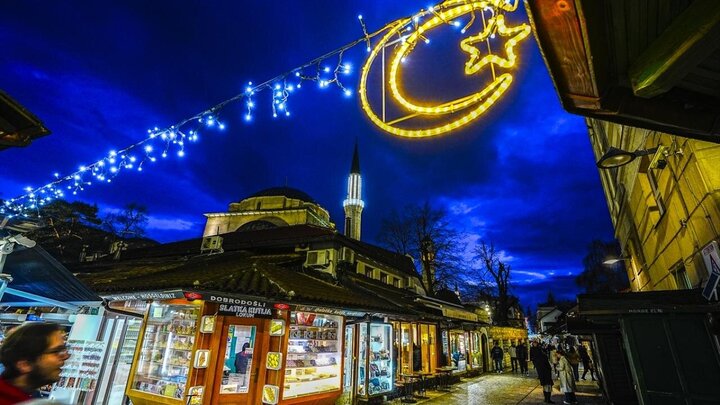 Photos: Muslims in Sarajevo welcome start of Ramadan