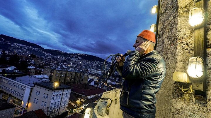 Photos: Muslims in Sarajevo welcome start of Ramadan