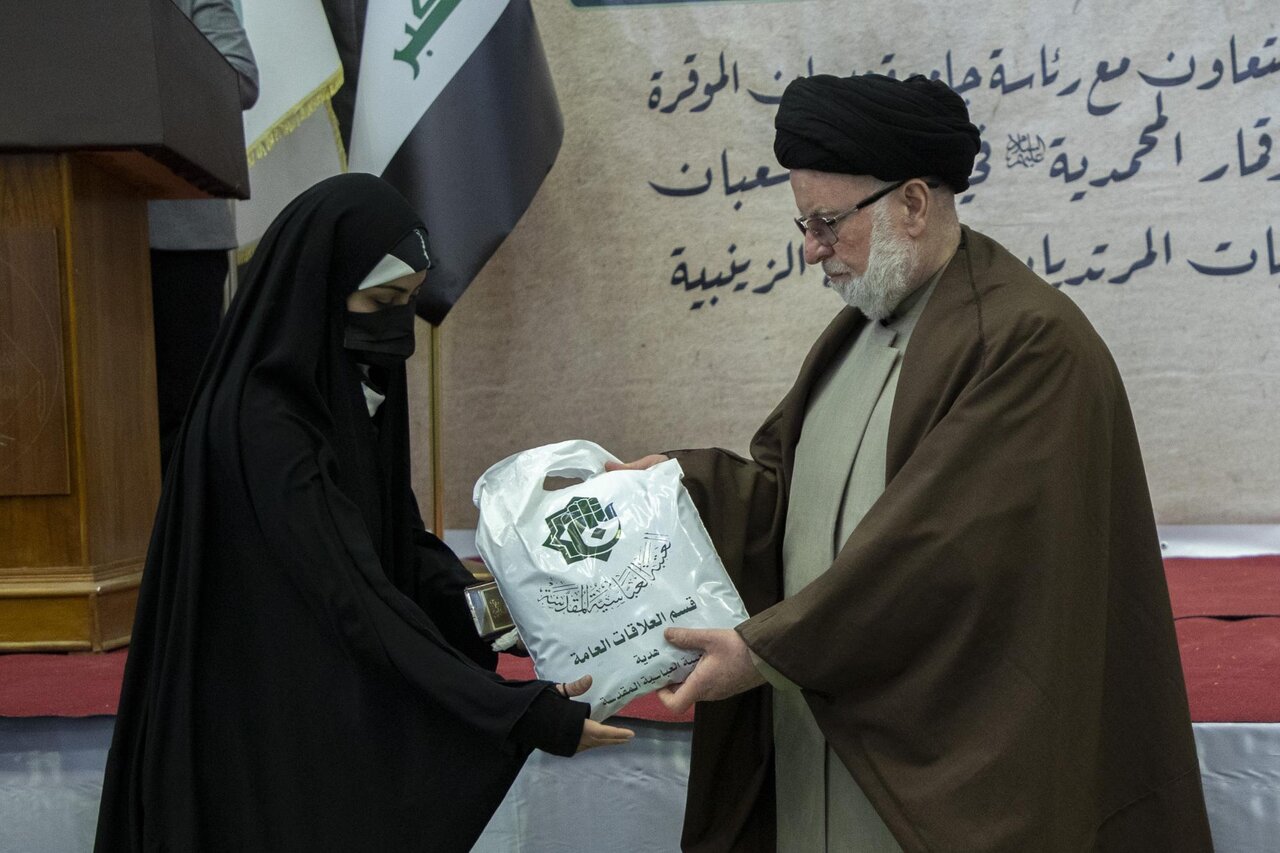 Al-Abbas holy shrine honors +500 female students who wear Iraqi Abaya at Maysan University (+Photos)