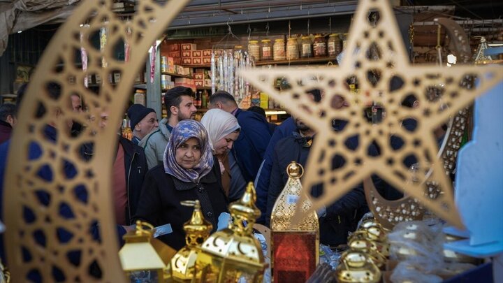 Photos: Shorja market in Baghdad on eve of holy month of Ramadan