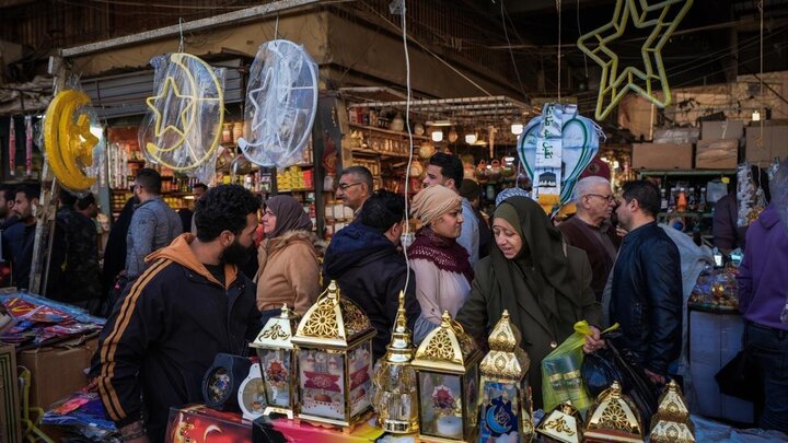 Photos: Shorja market in Baghdad on eve of holy month of Ramadan