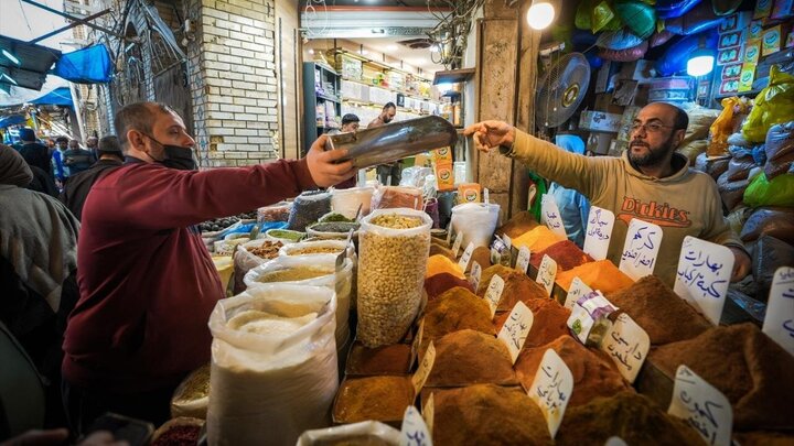 Photos: Shorja market in Baghdad on eve of holy month of Ramadan