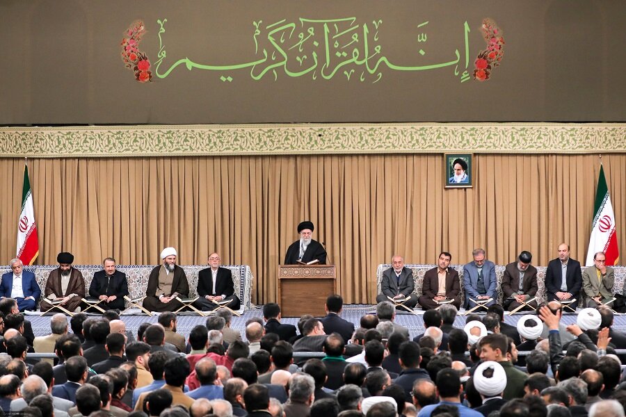 محفل انس با قرآن کریم در حضور رهبر انقلاب آغاز شد