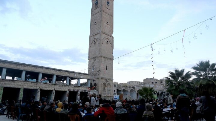 Photos: Muslims' mass Iftar in Idlib, Syria