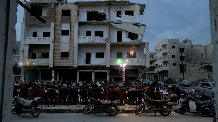 Photos: Muslims' mass Iftar in Idlib, Syria