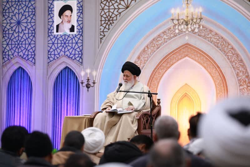 آیت‌الله علم‌الهدی: انفاق و ایثار، رمز زندگی جهادی است/ شهدا و خانواده‌هایشان، برترین مصداق «البر» در قرآن هستند