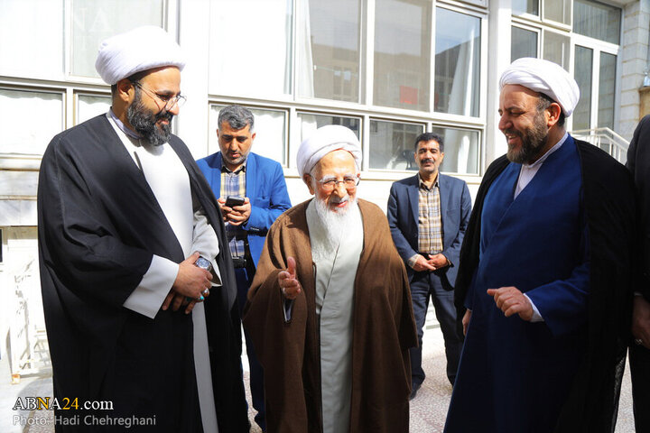 Photos: Grand Ayatollah Javadi Amoli plants saplings on National Tree Planting Day