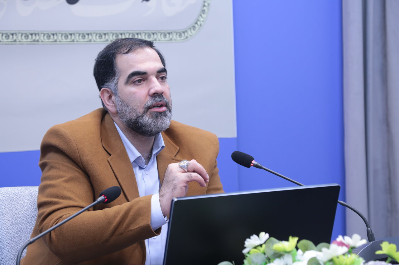 معینی‌پور: زیست مجازی، معادلات جهانی را تغییر و حکمرانی‌ها را به چالش می‌کشد/ ضرورت مواجهه هوشمندانه با زیست مجازی