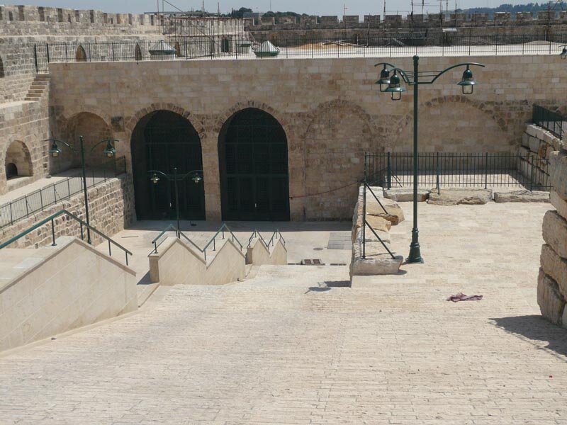 Israeli terrorist police silence Adhan at Aqsa Mosque’s Marwani building