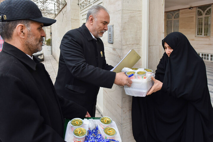Photos: Imam Reza shrine distributes 2,000 Iftar meals daily in Mashhad