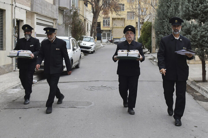 Photos: Imam Reza shrine distributes 2,000 Iftar meals daily in Mashhad