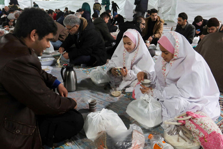 Photos: Iftar ceremony of Razavi Generosity Feast underway at Bab al-Kazim