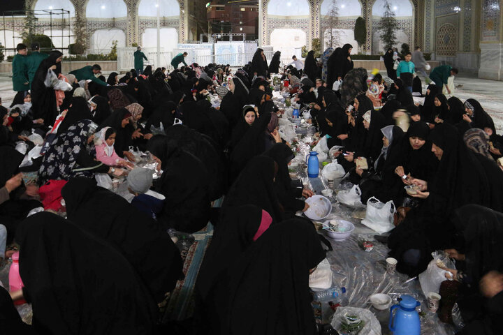 Photos: Iftar ceremony of Razavi Generosity Feast underway at Bab al-Kazim