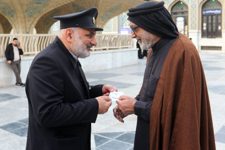 Photos: Imam Reza shrine sends invitations for Iftar feasts