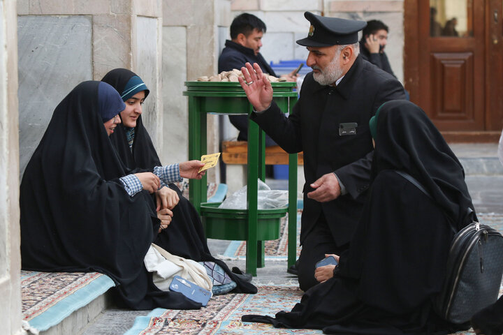 Photos: Imam Reza shrine sends invitations for Iftar feasts