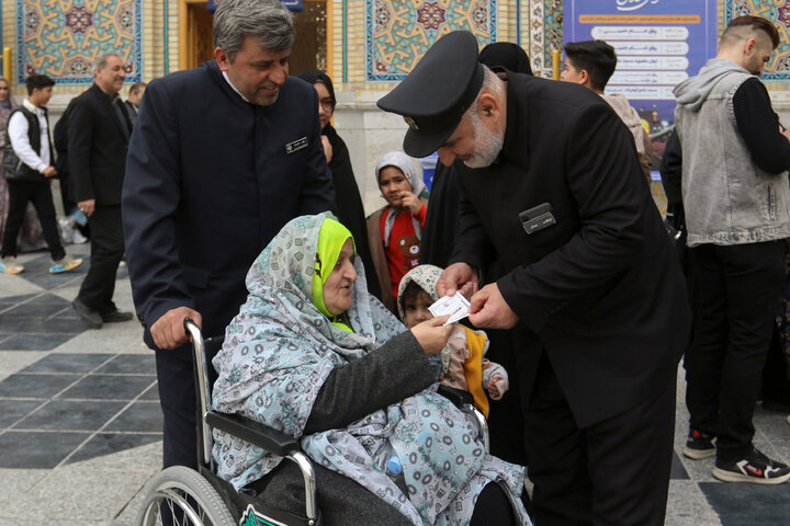 Photos: Imam Reza shrine sends invitations for Iftar feasts