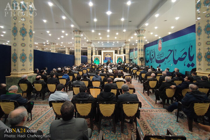 Photos: Qom's religious Hay'ats attend Iftar ceremony at Jamkaran Mosque