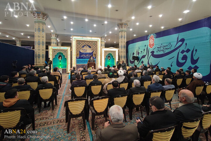 Photos: Qom's religious Hay'ats attend Iftar ceremony at Jamkaran Mosque