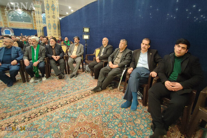 Photos: Qom's religious Hay'ats attend Iftar ceremony at Jamkaran Mosque