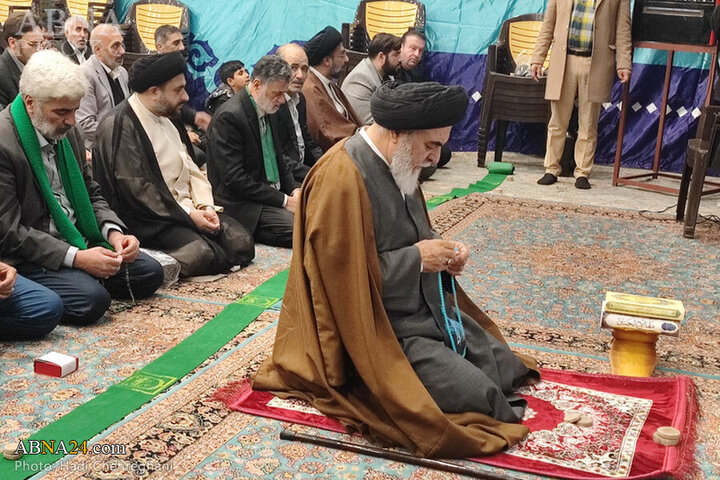Photos: Qom's religious Hay'ats attend Iftar ceremony at Jamkaran Mosque