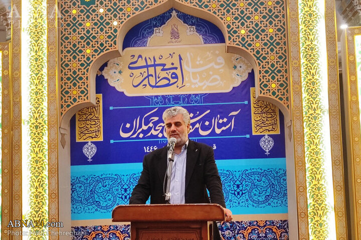 Photos: Qom's religious Hay'ats attend Iftar ceremony at Jamkaran Mosque