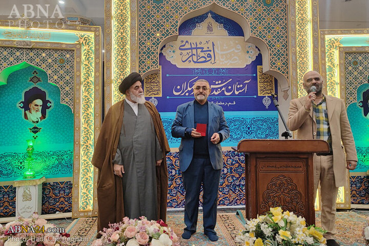 Photos: Qom's religious Hay'ats attend Iftar ceremony at Jamkaran Mosque