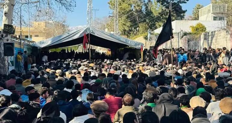 Parachinar Sit-in protest enters 9th day against Takfiri Terrorists' road blockade