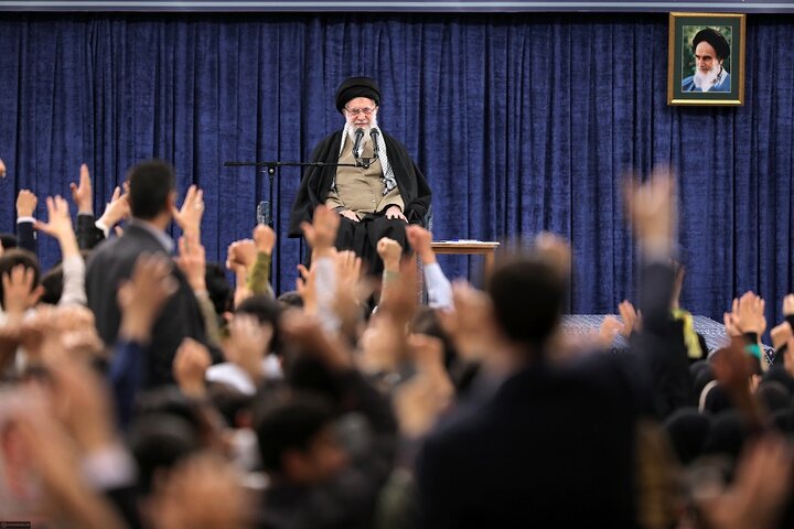 دیدار دانشجویان