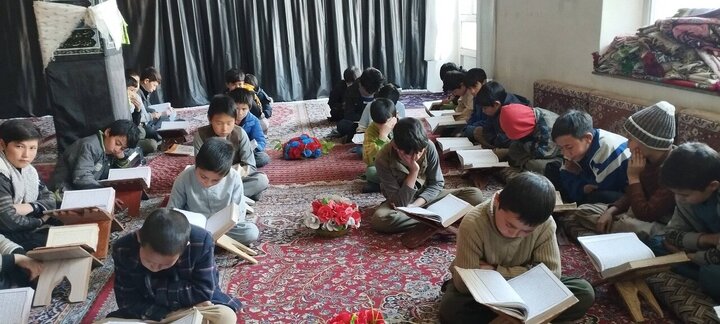 Photos: Afghan Shia children recite Quran in Kabul