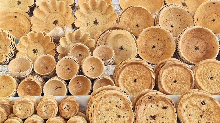Photos: "Patir" bread; an essential item on table of Uzbeks during Ramadan