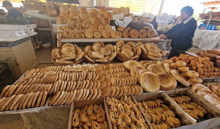 Photos: "Patir" bread; an essential item on table of Uzbeks during Ramadan